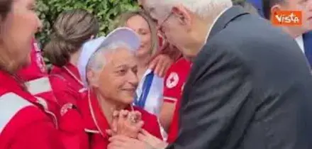 Mattarella riceve i pi&ugrave; fragili ai giardini del Quirinale in occasione della Festa della Repubblica