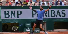 Berrettini vola ai quarti al Roland Garros, Cerundolo battuto in tre set