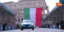 2 giugno, Mattarella e Crosetto arrivano in via dei Fori Imperiali scortati da Carabinieri a cavallo