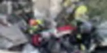 Raid russo su Dnipro, un sopravvissuto estratto dalle macerie