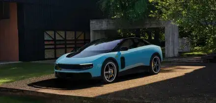 Ferrari "accende" la Luce