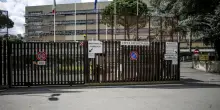 Con il coltello in tribunale, raffica di denunce. Non solo imputati