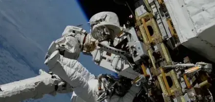 La stazione spaziale perde aria. La Nasa agli astronauti: "Preparatevi e tornare a terra"