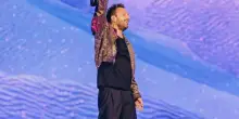 Cesare Cremonini incanta i 65mila del Circo Massimo. L'omaggio con "Roma Capoccia" | GUARDA