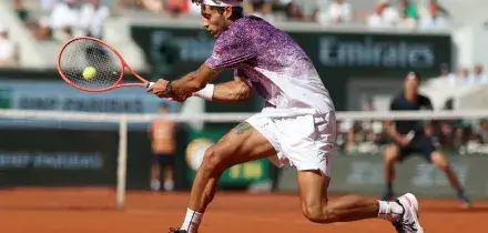 Cobolli cede al quinto set, il Roland Garros &egrave; di Zverev