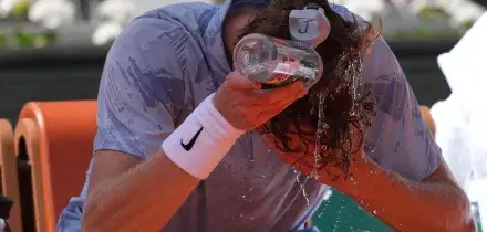 Dopo l'eliminazione choc dal Roland Garros, Sinner si sottopone a nuovi controlli al San Raffaele