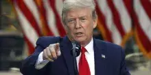 Hormuz, elicottero americano abbattuto dall'Iran. Trump: "Risponderemo". Salvi i piloti