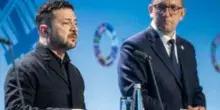 Zelensky: "Serve vertice coi leader di Europa-Russia-Usa per la tregua"