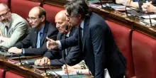 Infamia del M5S contro Meloni e le donne. &ldquo;Lei con le ginocchiere&rdquo; e la figuraccia di Ascani