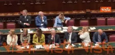 Trancassini (FdI): Ho chiesto all'IA com'&egrave; considerata Meloni all'estero. La premier sorride