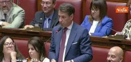 'Atteggiamenti infantili' su Camera con Vista su La7 di Alexander jakhnagiev