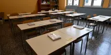 Modena, choc a scuola. Alunno punta pistola giocattolo contro il prof: &ldquo;Era uno scherzo&rdquo;