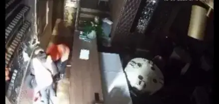 Furto di vini pregiati al ristorante Affinatore di Milano, le immagini