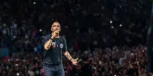 Eros Ramazzotti fa sognare lo Stadio Olimpico: "Adesso tu" &egrave; da brividi