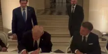 Trump firma l'accordo di pace con l'Iran, i 14 punti dell'intesa