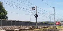 Nuovo attacco ai treni: "Danneggiata la linea tra Roma e Napoli", ritardi e disagi