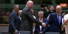 Meloni arriva al Consiglio Ue di Bruxelles, baci e abbracci con Metsola, Kallas e Christodoulids