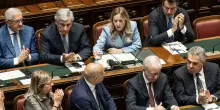 Deliri di Trump: la politica fa quadrato intorno alla premier. Soliti distinguo a sinistra