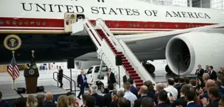 Usa, nuovo Air Force One per Trump: "Livrea cambiata, &egrave; fatto a mio gusto"