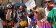 Pascale al Pride: Pannella e Berlusconi mi hanno insegnato tolleranza