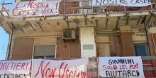 Residenza per gli "okkupanti" ma i disperati di Ostia devono fare le valigie