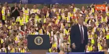 Trump balla 'Ymca' a un evento politico in Pennsylvania