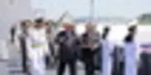 Nordcorea, Kim Jong-un con un cappello giallo vara cacciatorpediniere