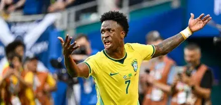 Vinicius trascina il Brasile al primo posto nel girone C, 3-0 alla Scozia