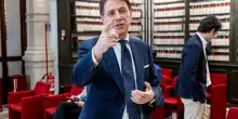 Conte insiste e getta fango: &ldquo;Nato? Il governo Meloni &egrave; complice di una guerra illegale in Iran&rdquo;