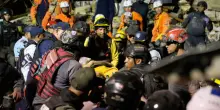 Tajani: "Almeno 35 italo-venezuelani dispersi". Le vittime accertate e gli aiuti