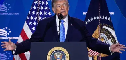 Schiaffo di Trump all'Ue: "Chi mette la web tax pagher&agrave; dazi del 100%". L'ultimatum