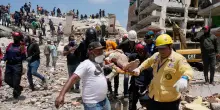 Inferno in Venezuela, oltre 50mila dispersi: il dramma del terremoto dell'apocalisse