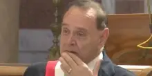 Mastella prende la parola: "Sono malato, pregate per me". Stupore e commozione in chiesa | VIDEO