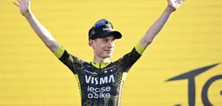 Cronosquadre alla Visma, Vingegaard prima maglia gialla del Tour