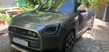 Mini Takes Care, geotessili bio e riciclo per salvare la neve in alta quota