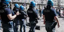 Ci scrive l'"agenteX": armi non letali pi&ugrave; efficaci per tenere a distanza i facinorosi