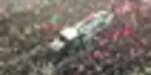 In migliaia nella citt&agrave; santa Qom: il quarto giorno funerali Khamenei