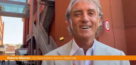 Mancini dribbla le domande sulla Nazionale "Devo gi&agrave; allenare i politici..."