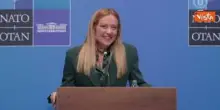 "Se mio nonno avesse le ruote...", la battuta di Meloni in conferenza stampa al Vertice Nato