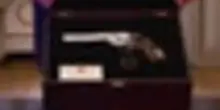 Le immagini del revolver regalato da Erdogan ai leader Nato
