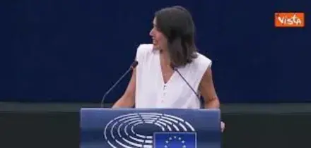 Irene Montero (Podemos) a Parlamento Ue: Riattaccate telefono a Trump o diventer&agrave; padrone d'Europa