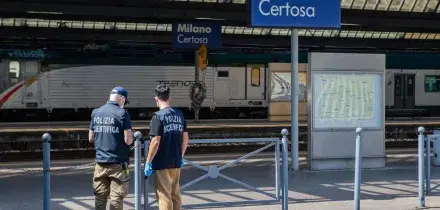 Milano, ventiduenne accoltellato in stazione: fermati altri sei giovani &lsquo;Latin Kings'