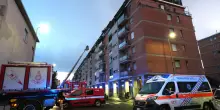 Milano, incendio in appartamento: sale a due il bilancio delle vittime