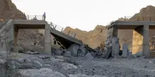 Iran, la "punizione" Usa: ondata di raid. Teheran attacca le basi in Kuwait e Giordania