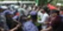 India, esplode la protesta degli "scarafaggi" contro frodi agli esami
