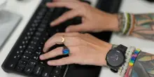Il tempo digitale: perch&eacute; le ore cambiano davanti a uno schermo