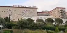 Bimbo di 18 mesi muore in ospedale. Ricoverati altri 4: ipotesi batterio all'asilo
