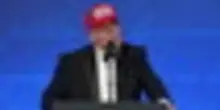 Trump alla cena dei corrispondenti scherza su un altro mandato