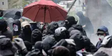 "Quasi tutti francesi" i 700 black bloc: il piano di guerra, le armi e i segnali in codice