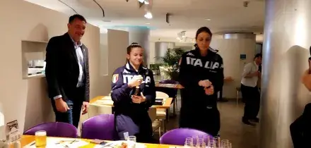 Favaretto ed Errigo festeggiano, ma che fatica stappare lo spumante...
